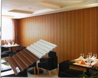 Άφθαρτη ξύλινη επένδυση Soncap τοίχων επιτροπής WPC δωματίων καφέ