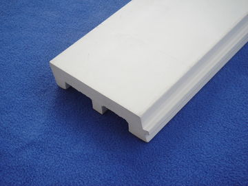 Διακοσμητικός λευκός πλαστικός περιζώνοντας πίνακας, αντισκωρικό PVC Baseboards 126mm * 32mm
