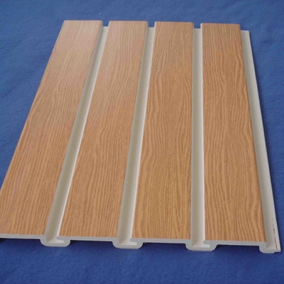 Φυσικό ξύλινο PVC επιτροπής Slatwall σιταριού διακοσμητικό με τους γάντζους μετάλλων