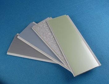 Ανθεκτικές επιτροπές τοίχων λουτρών UPVC για την εσωτερική κάλυψη τοίχων, γκρίζο μπλε άσπρο πράσινο χρώμα
