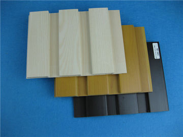 Το ζωηρόχρωμο ξύλο φαίνεται εξωτερική επένδυση τοίχων επένδυσης ξύλινη πλαστική σύνθετη