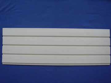Λευκές ξύλινες επιτροπές PVC Slatwall του ISO/ξύλινος αυλακωμένος πλαστικό πίνακας τοίχου