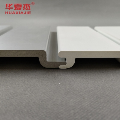Σύσταση μεταλλινών επιτροπών PVC Slatwall αντίστασης πυρκαγιάς με την άριστη χημική αντίσταση