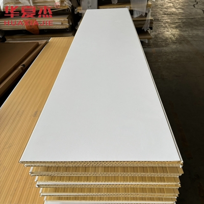 Υψηλής ποιότητας λευκό πίνακα τοίχου wpc 600x9mm στρωμένο πίνακα wpc υδραστικό υλικό διακόσμησης