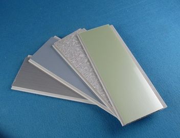 Καλή τιμή 100mm X 8mm επιτροπές τοίχων PVC διακοσμούν τον εμπορικό τοίχο Intertek κουζινών σε απευθείας σύνδεση