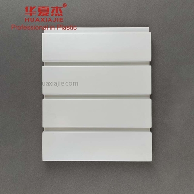 Καλή τιμή Ομαλή υψηλή στιλπνή επιτροπή PVC Slatwall για το εγχώριο εσωτερικό σε απευθείας σύνδεση